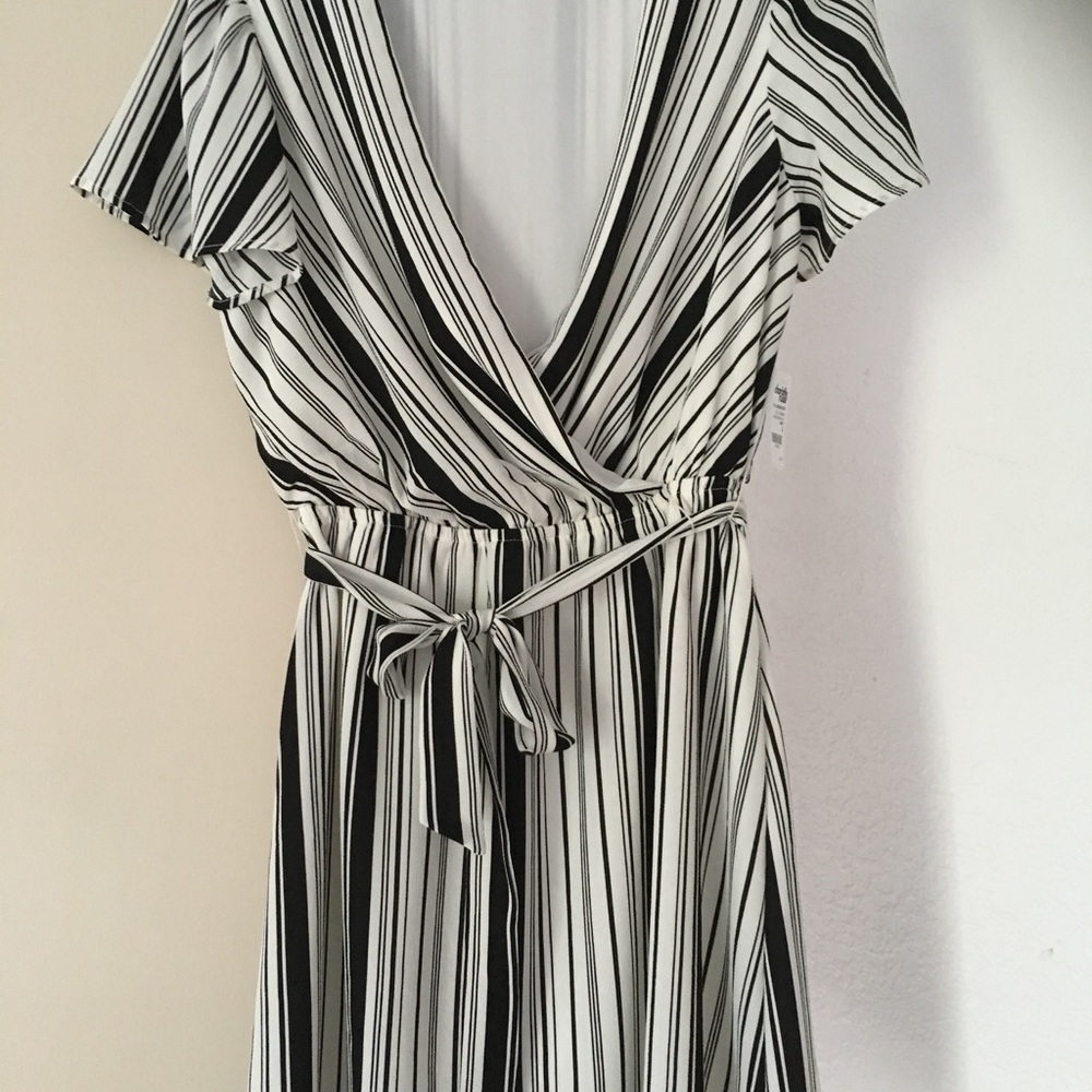 Dress - Picture 1 of 3